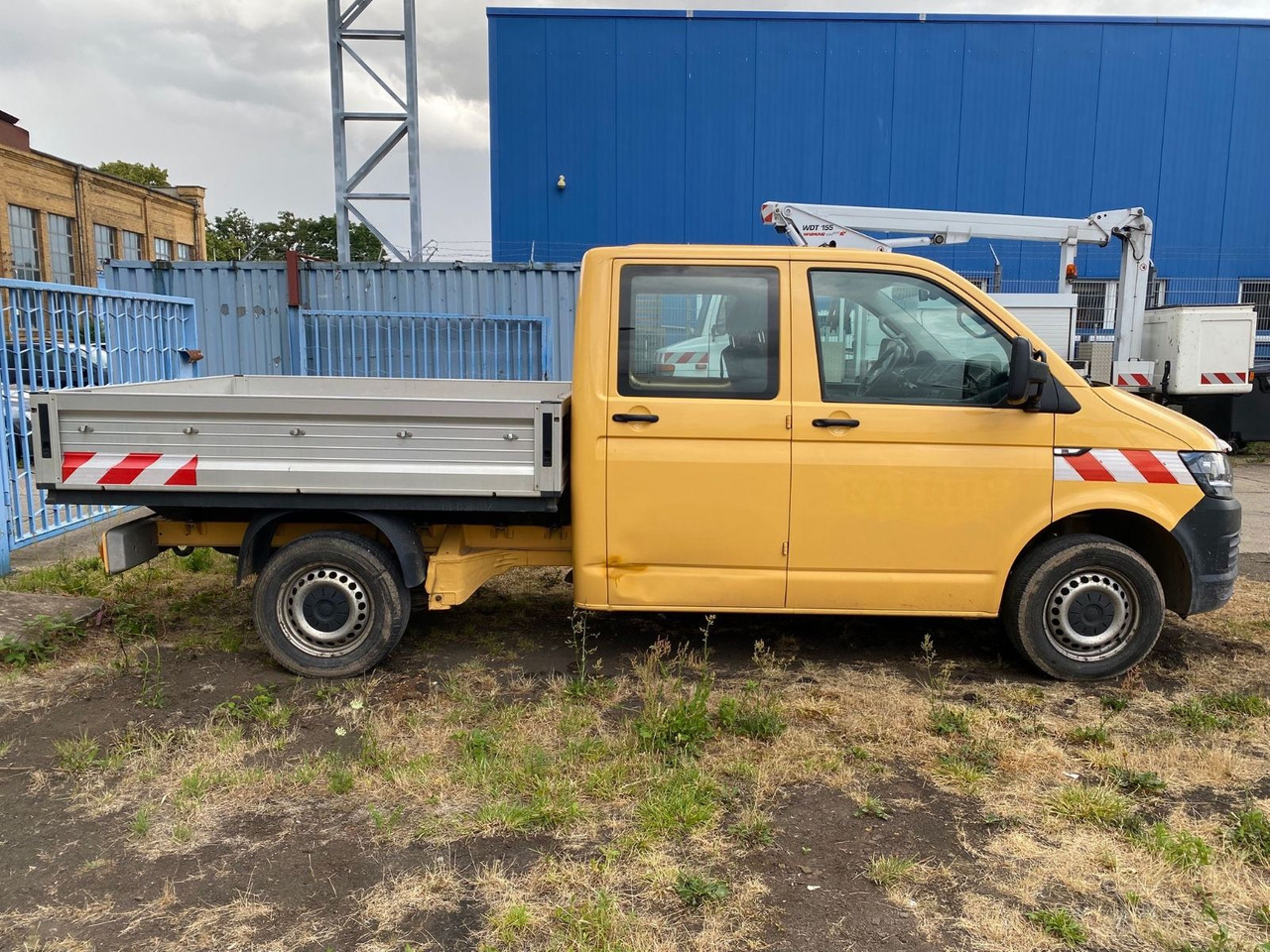 Volkswagen T6 Transporter Pritsche DOKA KLIMA NAVI MOTORSCH - Platós kisteherautó, Duplakabinos kisteherautó: 3 kép. Volkswagen T6 Transporter Pritsche DOKA KLIMA NAVI MOTORSCH - Platós kisteherautó, Duplakabinos kisteherautó: 3 kép.