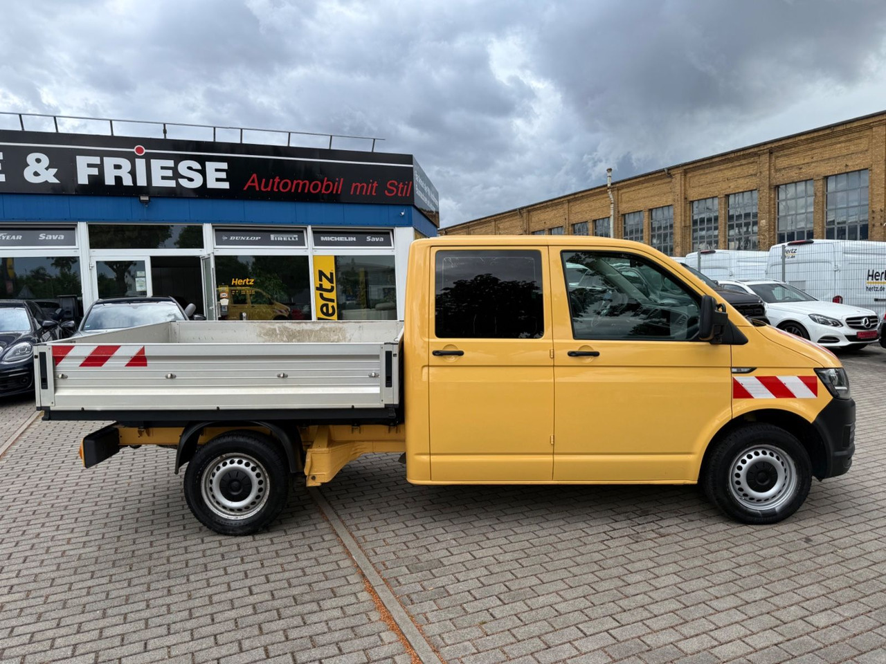 Volkswagen T6 Transporter Pritsche DOKA KLIMA NAVI - Platós kisteherautó, Duplakabinos kisteherautó: 3 kép. Volkswagen T6 Transporter Pritsche DOKA KLIMA NAVI - Platós kisteherautó, Duplakabinos kisteherautó: 3 kép.