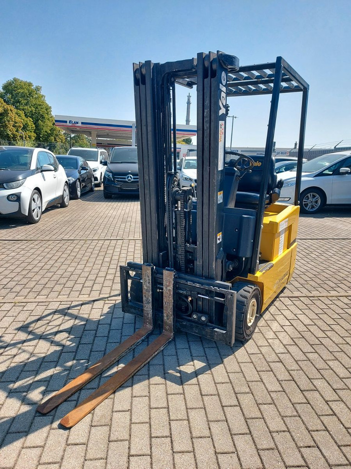 Yale Stapler ERP16ATF E1980 48Volt 1550kg - Elektromos targonca: 4 kép. Yale Stapler ERP16ATF E1980 48Volt 1550kg - Elektromos targonca: 4 kép.