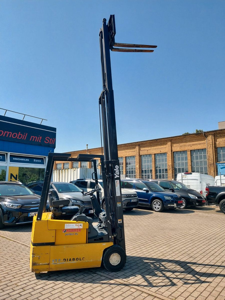 Yale Stapler ERP16ATF E1980 48Volt 1550kg - Elektromos targonca: 1 kép. Yale Stapler ERP16ATF E1980 48Volt 1550kg - Elektromos targonca: 1 kép.