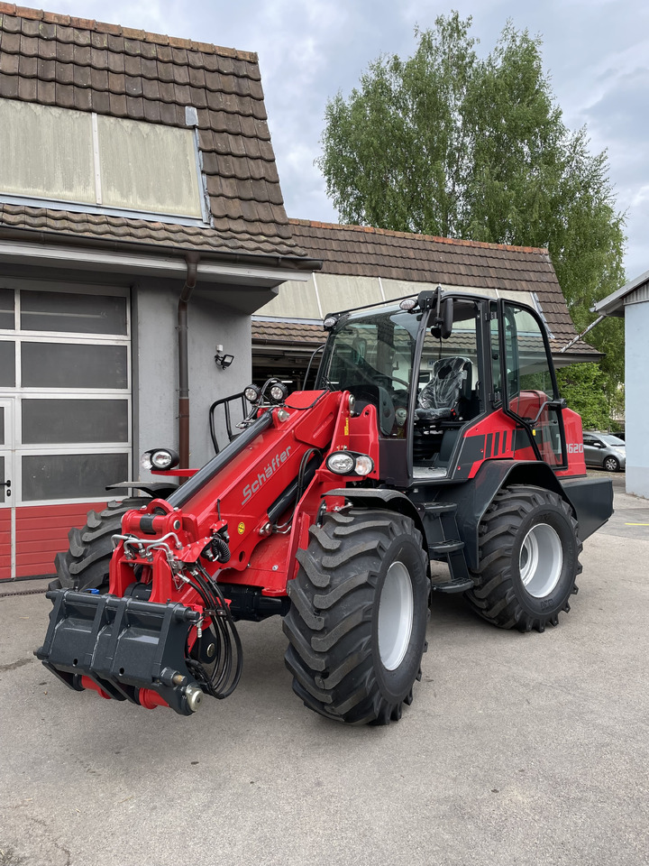 Schäffer 8620 T-2 mit Kabine - Derékcsuklós rakodó: 2 kép. Schäffer 8620 T-2 mit Kabine - Derékcsuklós rakodó: 2 kép.