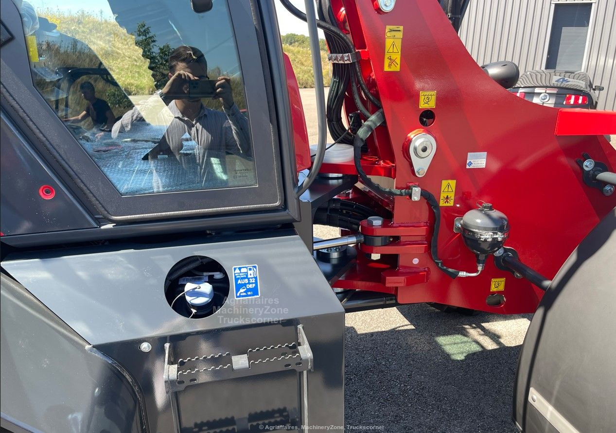 Schäffer 9640 T-2 mit Kabine - Derékcsuklós rakodó: 2 kép. Schäffer 9640 T-2 mit Kabine - Derékcsuklós rakodó: 2 kép.