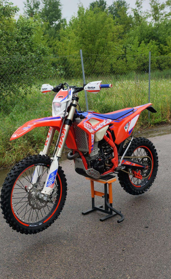 Beta RR 430cc - Motorkerékpár: 1 kép. Beta RR 430cc - Motorkerékpár: 1 kép.