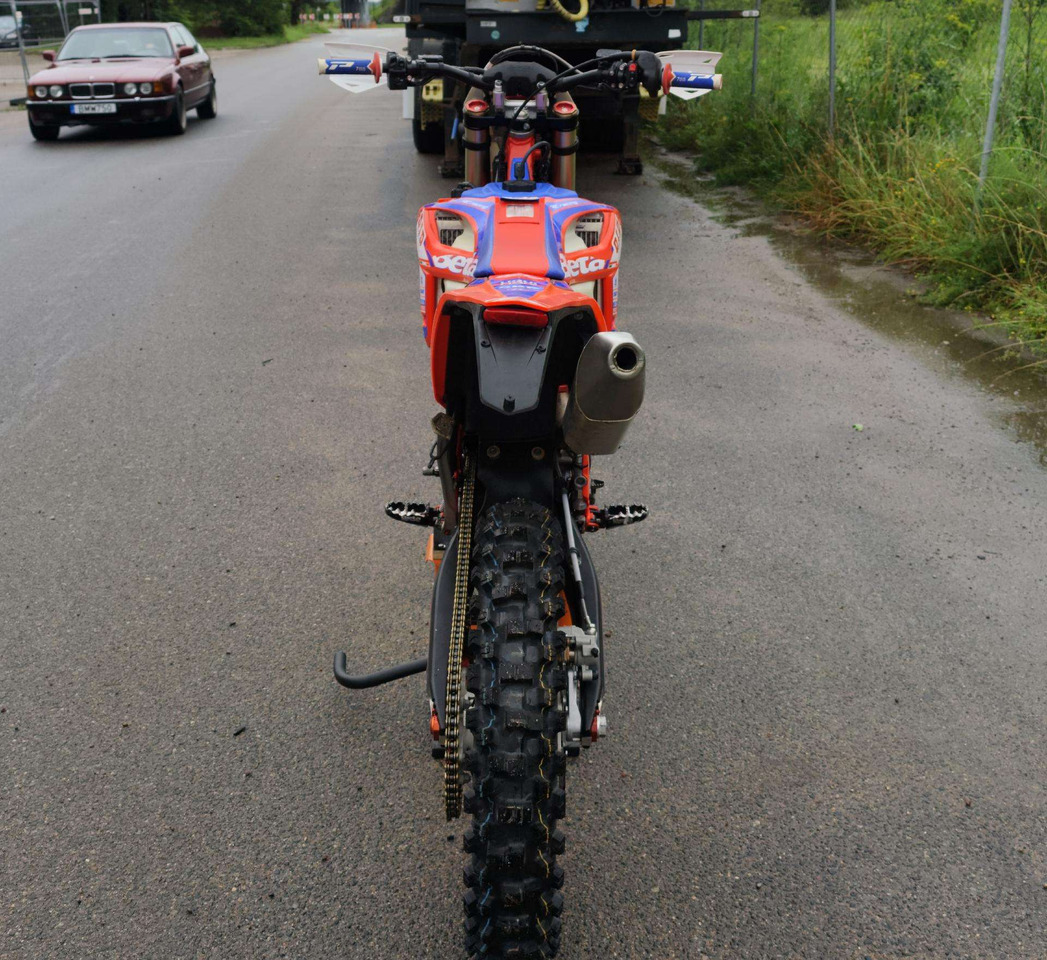 Beta RR 430cc - Motorkerékpár: 5 kép. Beta RR 430cc - Motorkerékpár: 5 kép.