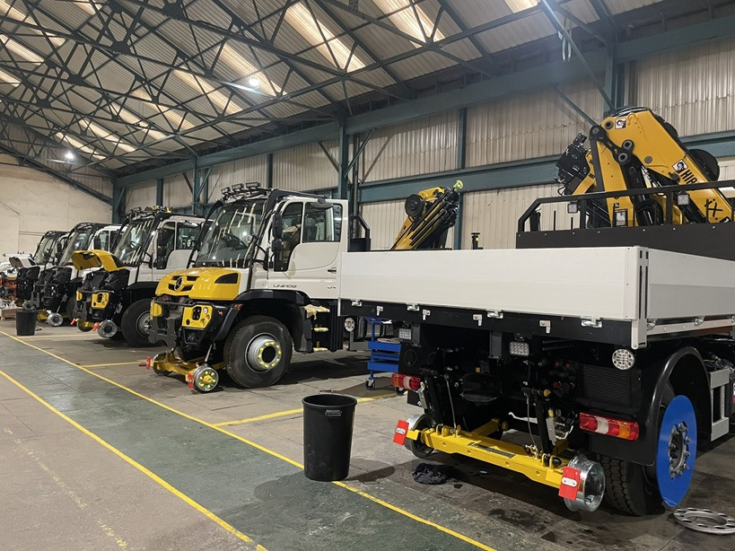 UNIMOG - Darus autó: 3 kép. UNIMOG - Darus autó: 3 kép.