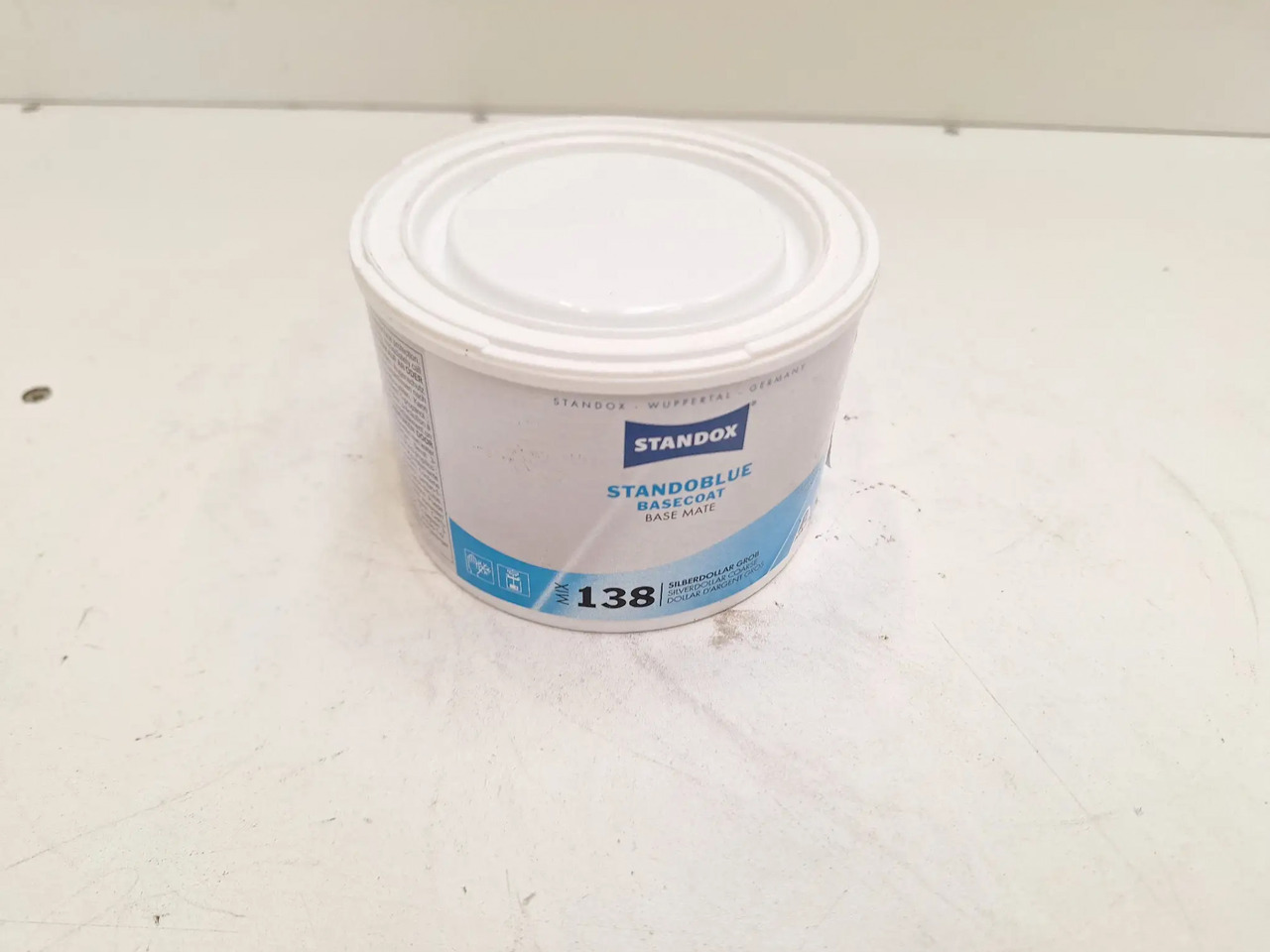1 Dose Standoblue (Standox) - Garázs felszerelés: 1 kép. 1 Dose Standoblue (Standox) - Garázs felszerelés: 1 kép.