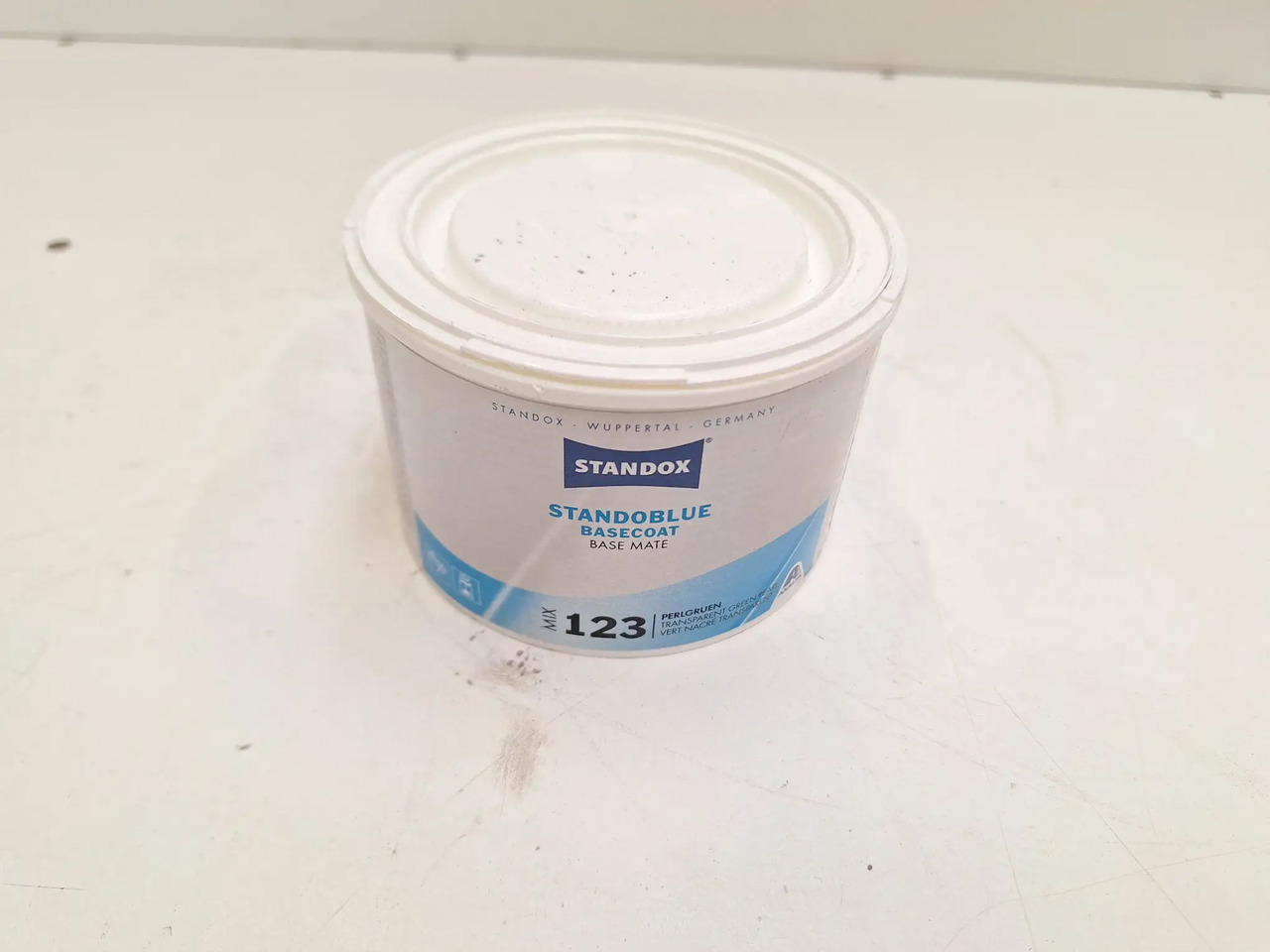 1 Dose Standoblue (Standox) - Garázs felszerelés: 1 kép. 1 Dose Standoblue (Standox) - Garázs felszerelés: 1 kép.