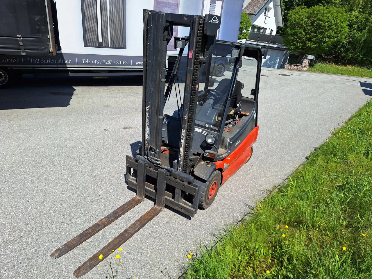 1 Stk. Elektrostapler (Linde) - Elektromos targonca: 4 kép. 1 Stk. Elektrostapler (Linde) - Elektromos targonca: 4 kép.