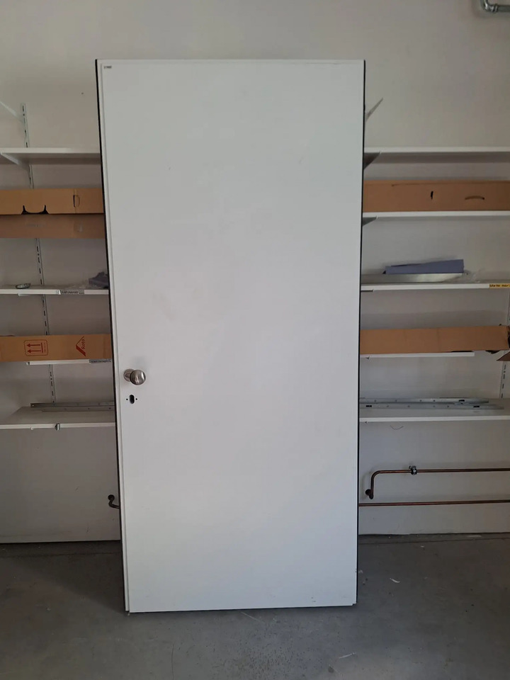 1 Stk. Haustür - Szerszám/ Felszerelés: 2 kép. 1 Stk. Haustür - Szerszám/ Felszerelés: 2 kép.