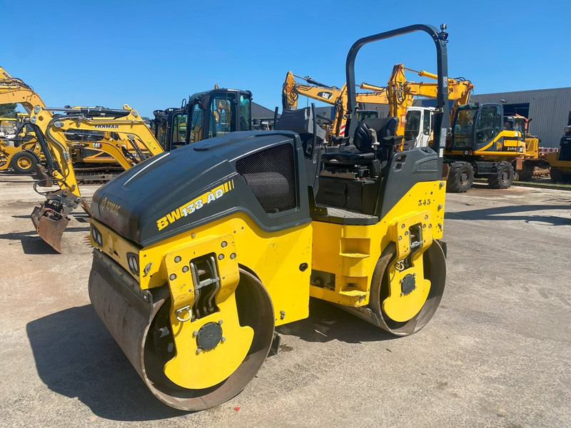 Bomag BW138AD-5 NVT - Henger: 1 kép. Bomag BW138AD-5 NVT - Henger: 1 kép.