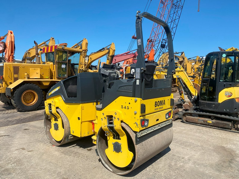 Bomag BW138AD-5 NVT - Henger: 3 kép. Bomag BW138AD-5 NVT - Henger: 3 kép.