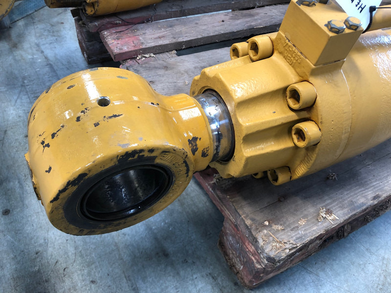 Caterpillar 322B Boomcylinder OEM 1184166 - Hidraulika: 3 kép. Caterpillar 322B Boomcylinder OEM 1184166 - Hidraulika: 3 kép.
