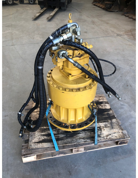 Caterpillar 336 Swing Drive OEM 3332958 - Fordító motor: 1 kép. Caterpillar 336 Swing Drive OEM 3332958 - Fordító motor: 1 kép.