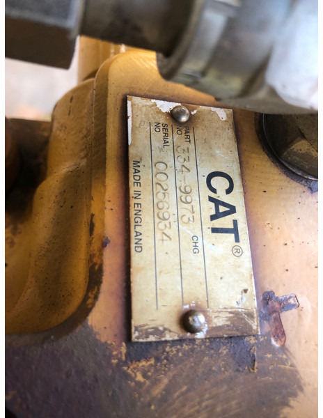Caterpillar 336 Swing Drive OEM 3332958 - Fordító motor: 4 kép. Caterpillar 336 Swing Drive OEM 3332958 - Fordító motor: 4 kép.