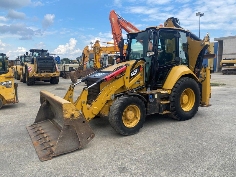 Caterpillar 432F2 NVT - Kotrórakodó: 1 kép. Caterpillar 432F2 NVT - Kotrórakodó: 1 kép.