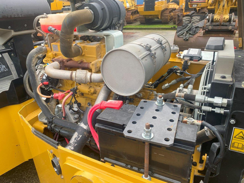 Henger Caterpillar CB34B NVT: 8 kép.