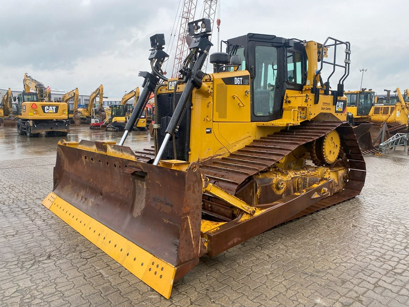 Caterpillar D6T LGP NVT - Buldózer: 4 kép. Caterpillar D6T LGP NVT - Buldózer: 4 kép.