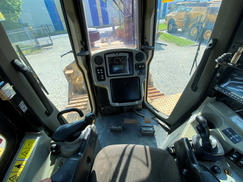 Caterpillar D6T XL NVT - Buldózer: 4 kép. Caterpillar D6T XL NVT - Buldózer: 4 kép.