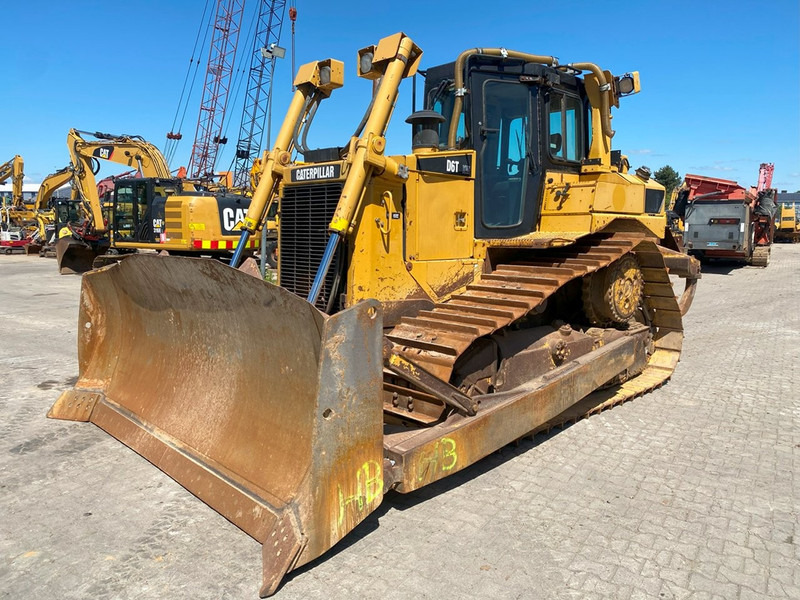 Caterpillar D6T XW NVT - Buldózer: 1 kép. Caterpillar D6T XW NVT - Buldózer: 1 kép.