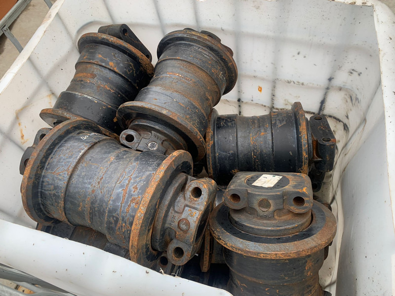 Hitachi Hitachi EX1200D5 bottom track roller SF - Keret/ Alváz: 2 kép. Hitachi Hitachi EX1200D5 bottom track roller SF - Keret/ Alváz: 2 kép.