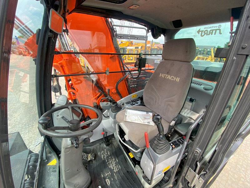 Hitachi ZX170W-6 NVT - Gumikerekes kotró: 4 kép. Hitachi ZX170W-6 NVT - Gumikerekes kotró: 4 kép.