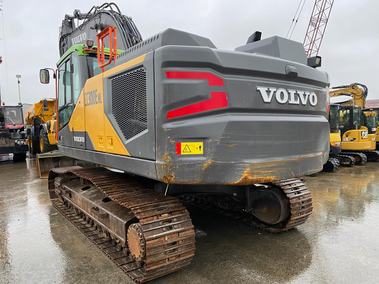 Volvo EC300 - Lánctalpas kotró: 4 kép. Volvo EC300 - Lánctalpas kotró: 4 kép.