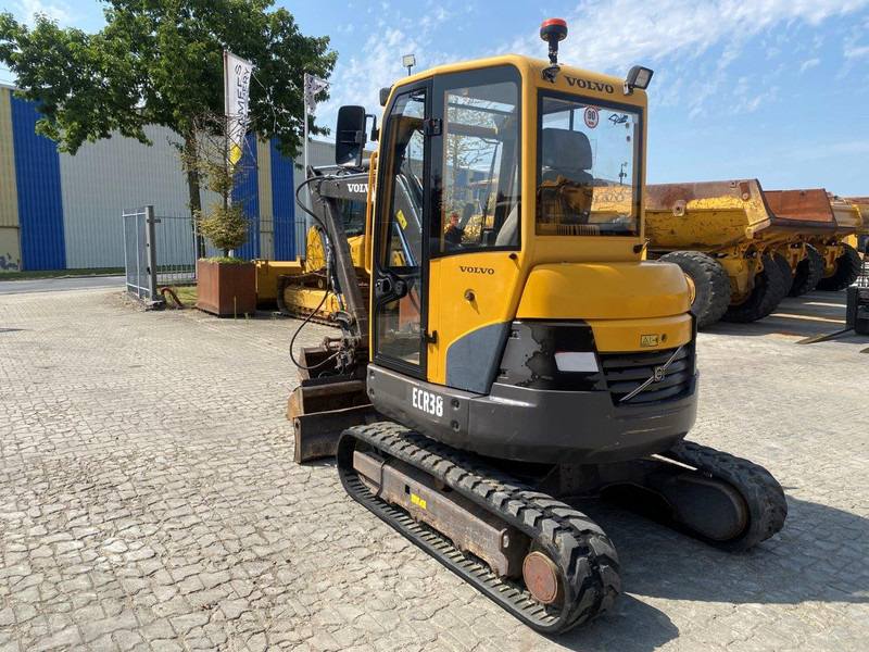Volvo ECR38 NVT - Minikotró: 1 kép. Volvo ECR38 NVT - Minikotró: 1 kép.
