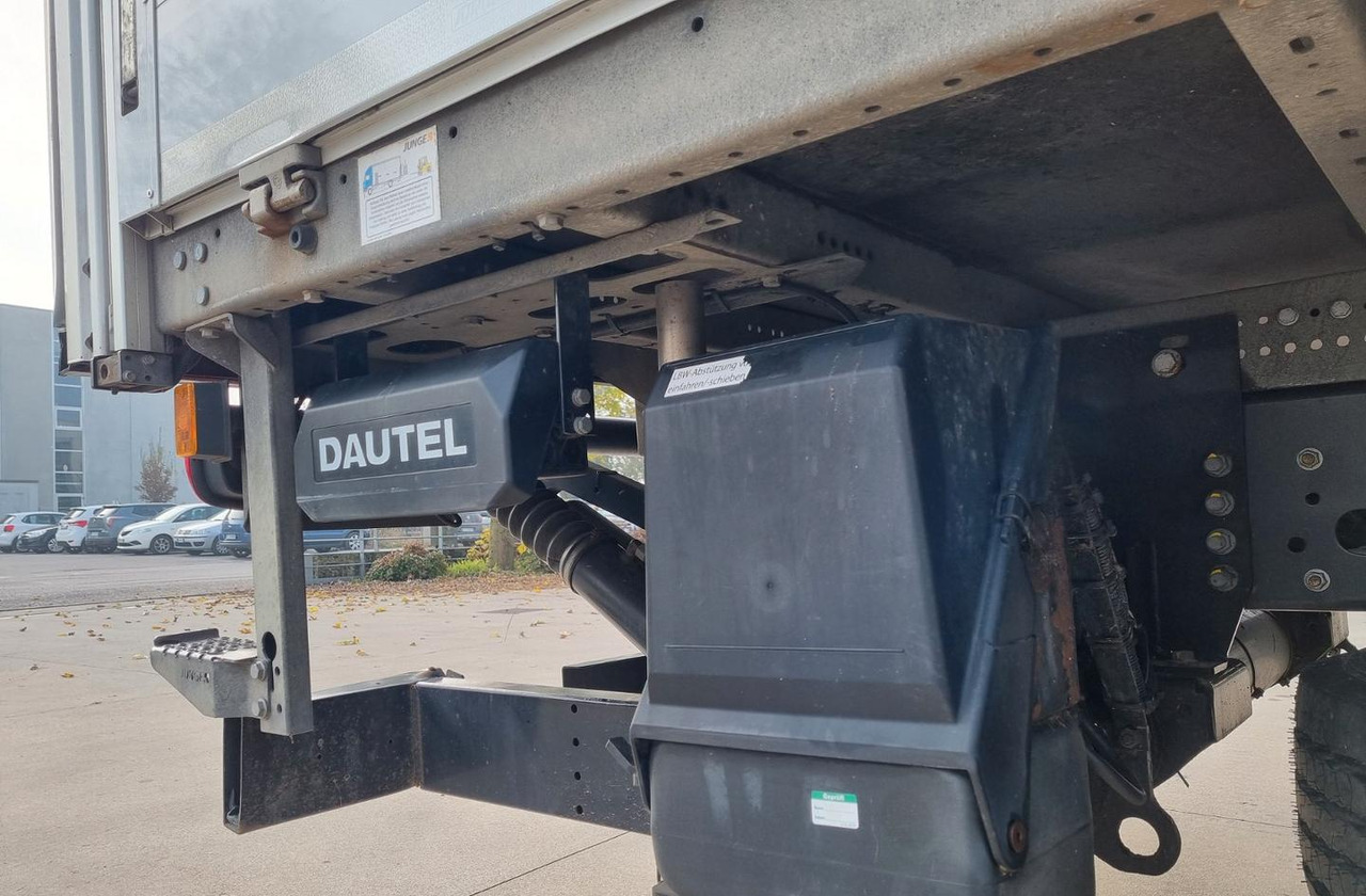 Ponyvás teherautó Iveco 120e25p centin asponda euro 6: 7 kép.