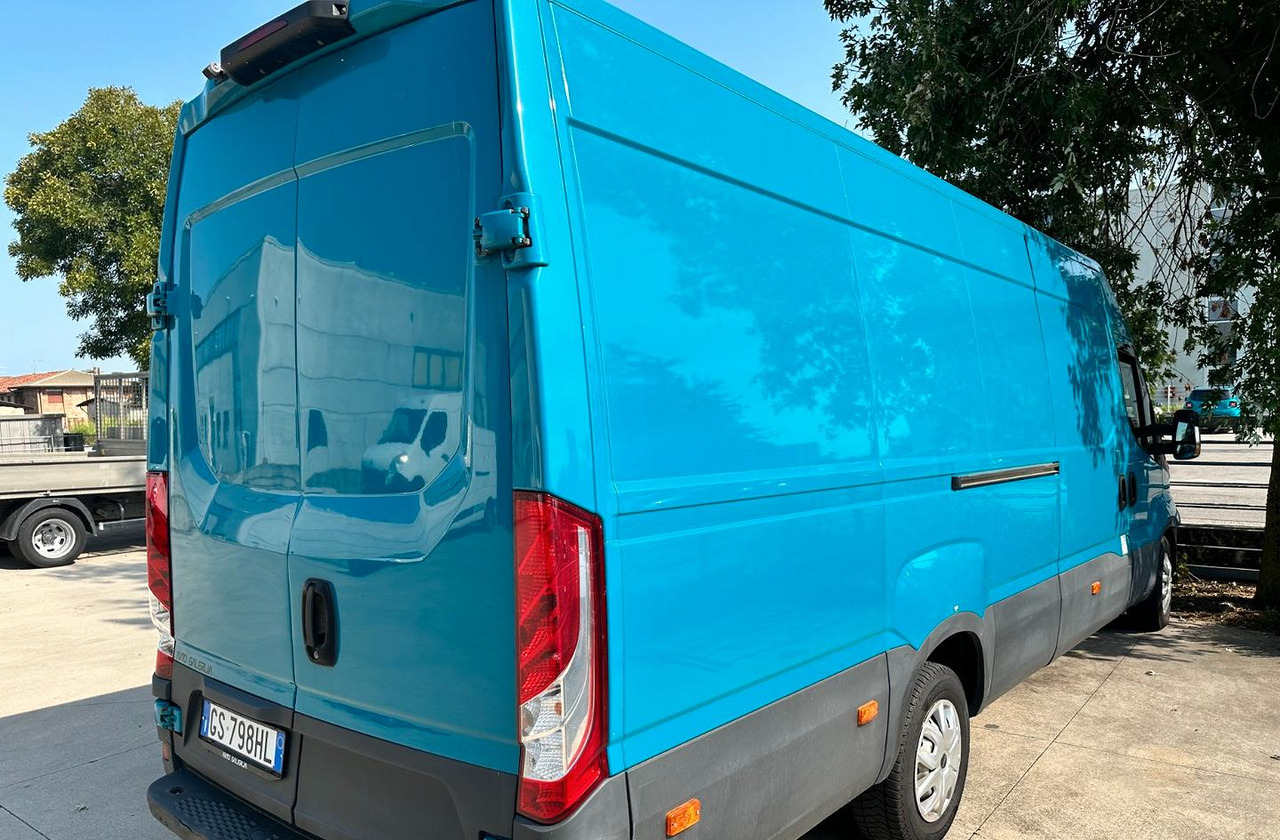 Iveco daily 35s14 passo lungo - Furgon: 2 kép. Iveco daily 35s14 passo lungo - Furgon: 2 kép.