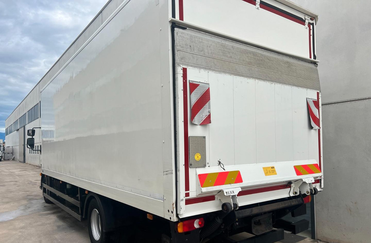 VOLVO FL 250 euro 6 sponda - Dobozos felépítményű teherautó: 3 kép. VOLVO FL 250 euro 6 sponda - Dobozos felépítményű teherautó: 3 kép.