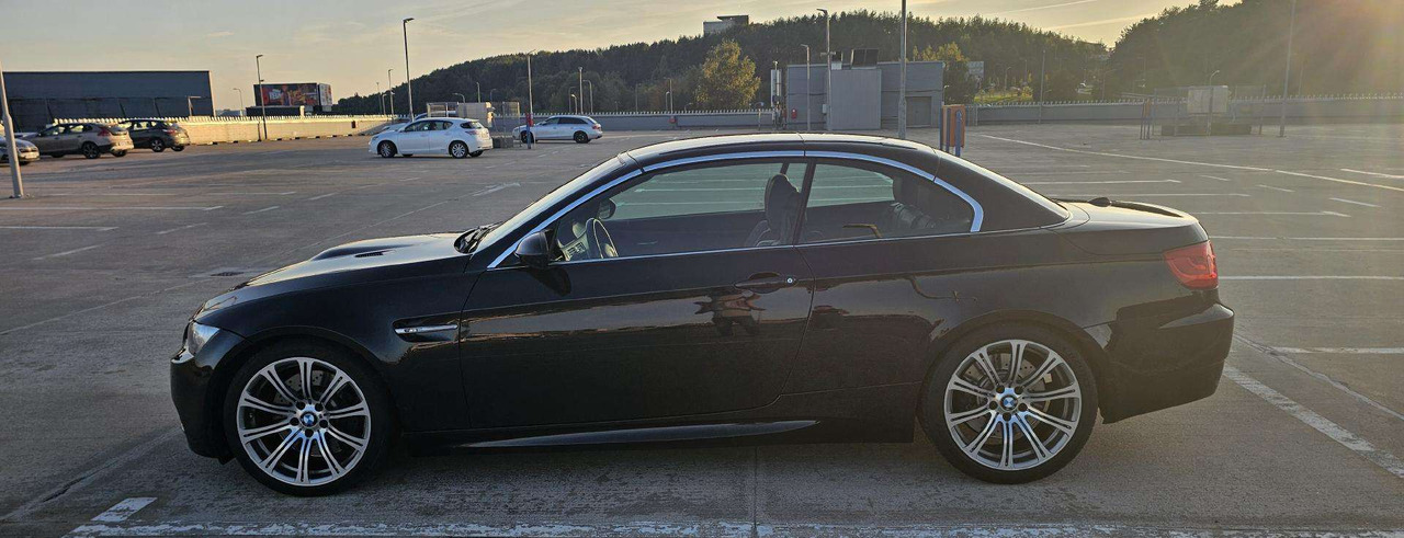 Autó BMW M3: 6 kép.