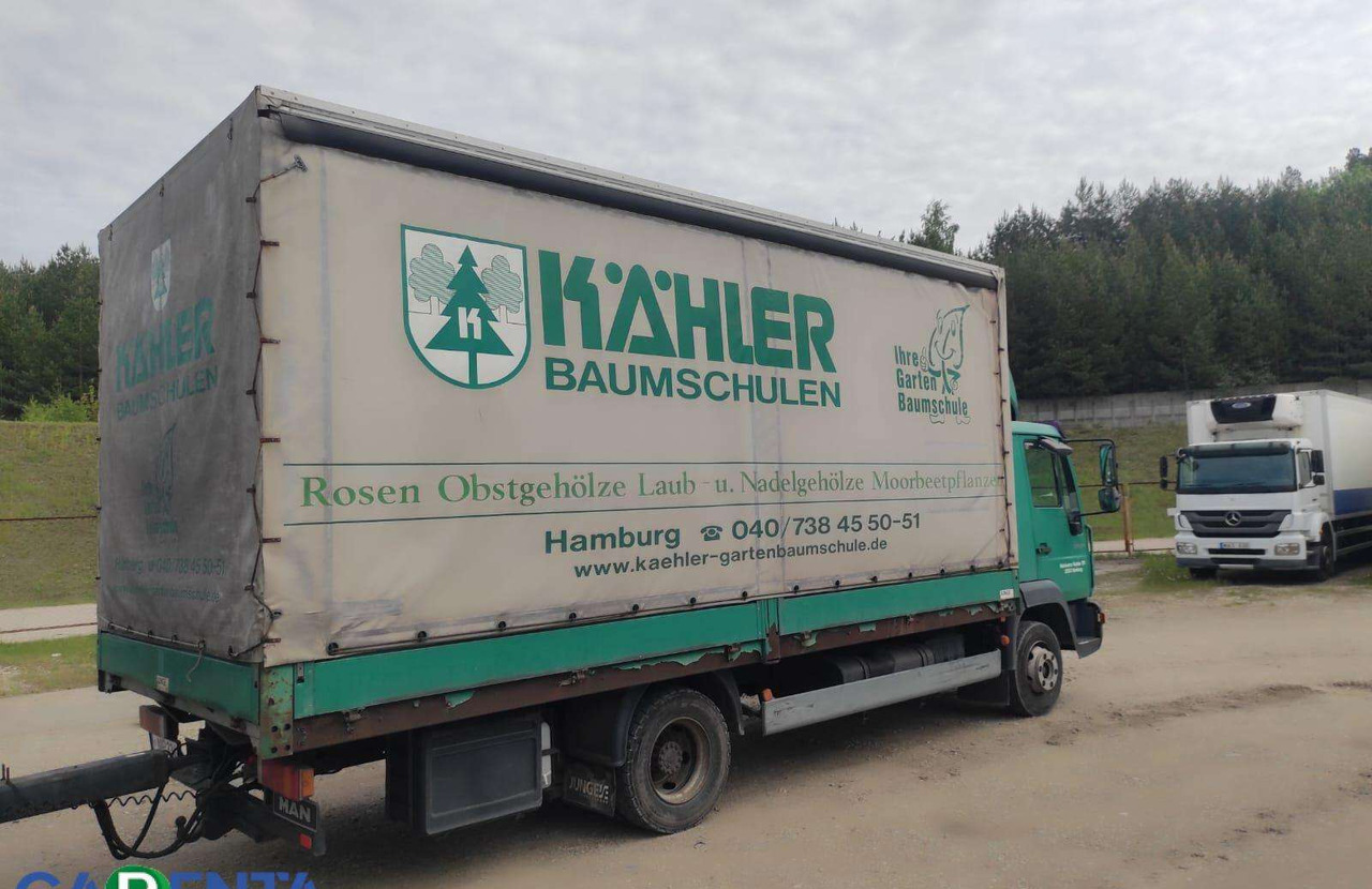 MAN LE8.220 - Ponyvás teherautó: 3 kép. MAN LE8.220 - Ponyvás teherautó: 3 kép.