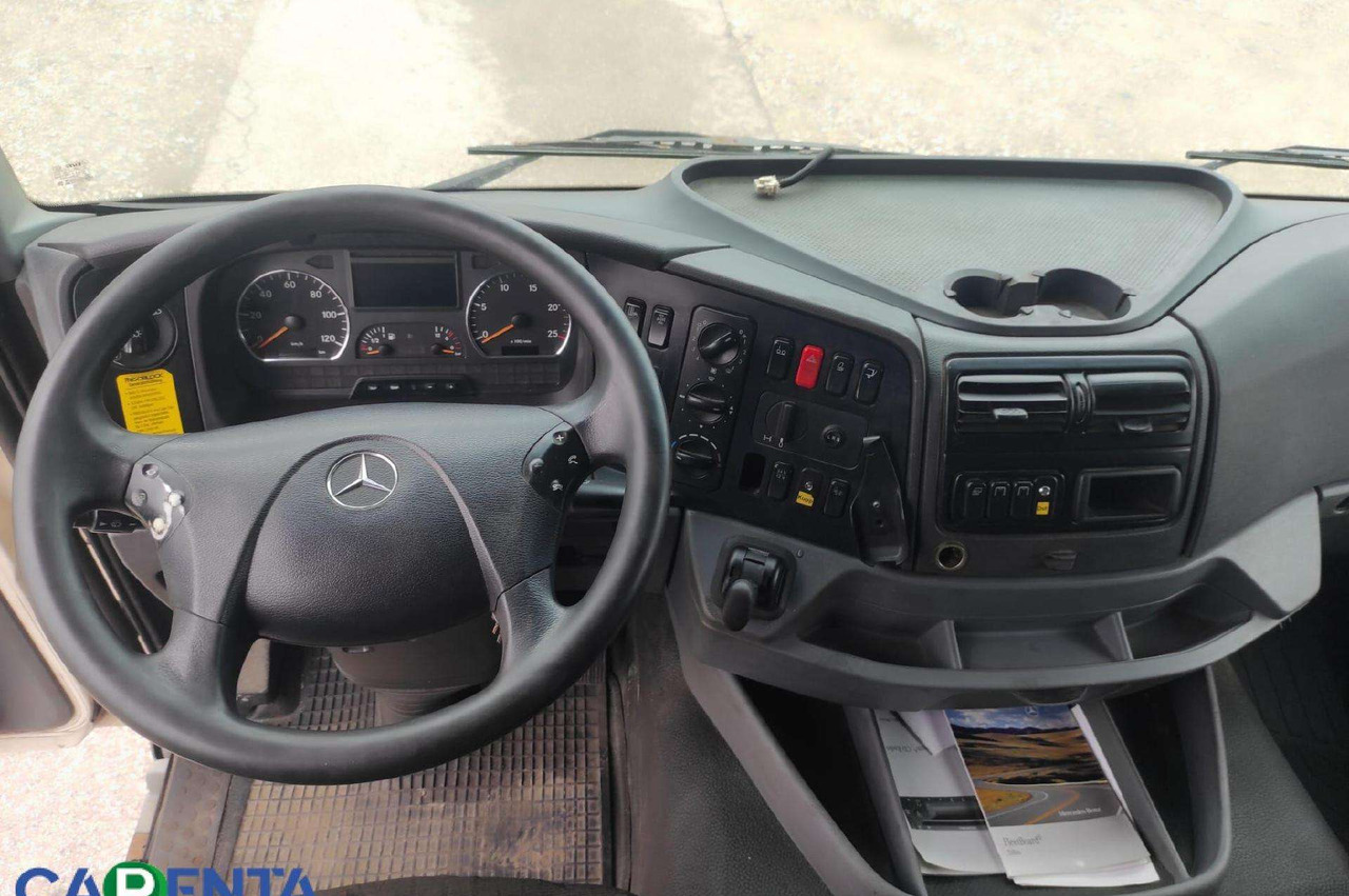 Hűtős teherautó Mercedes-Benz AXOR 940.20: 8 kép.