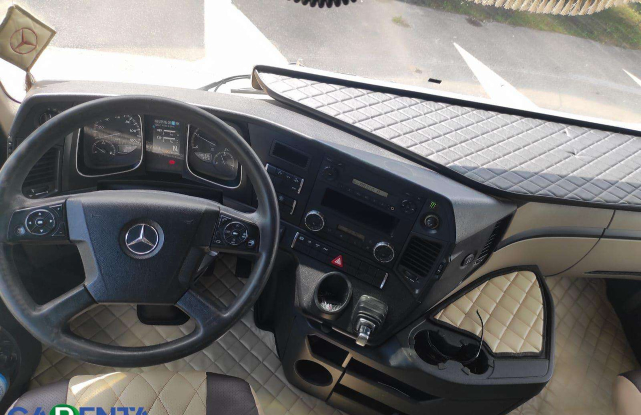 Nyergesvontató Mercedes-Benz Actros1842: 7 kép.