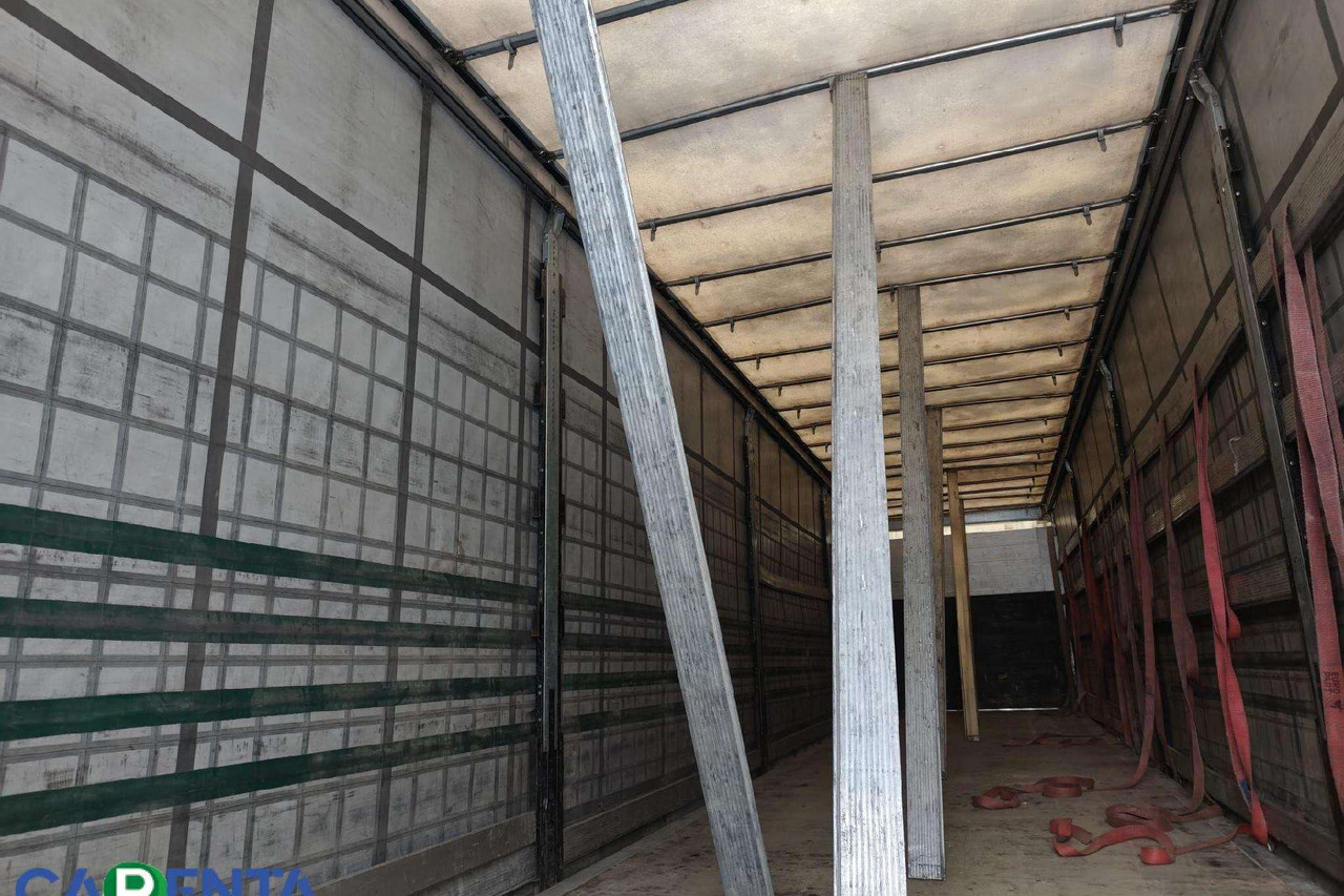 Schmitz SCB*S3T - Ponyvás félpótkocsi: 5 kép. Schmitz SCB*S3T - Ponyvás félpótkocsi: 5 kép.