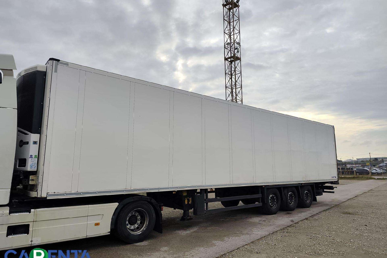 Schmitz SKO 24 FP45 - Félpótkocsi hűtős: 2 kép. Schmitz SKO 24 FP45 - Félpótkocsi hűtős: 2 kép.