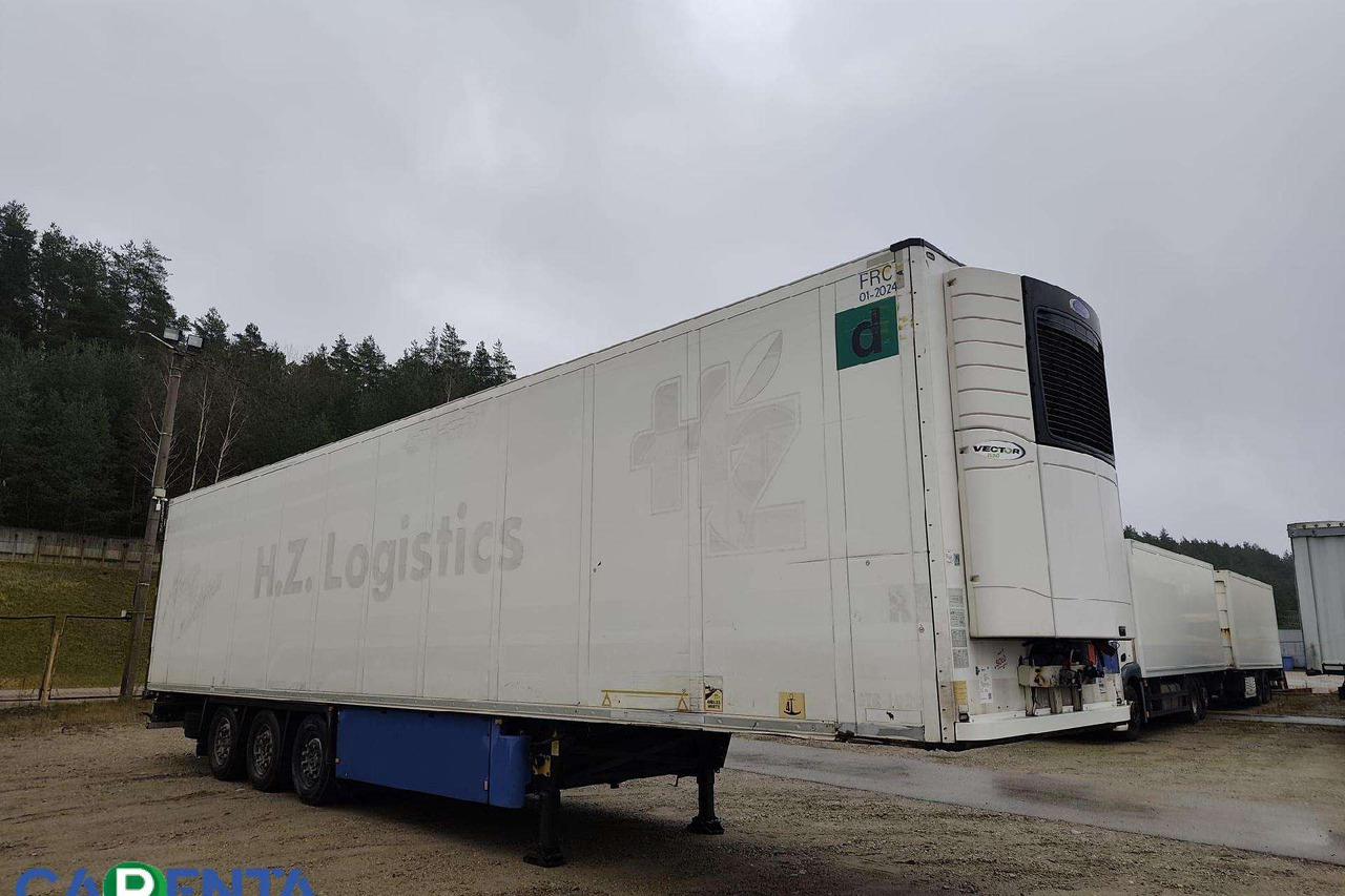 Schmitz SKO 24 FP45 - Félpótkocsi hűtős: 2 kép. Schmitz SKO 24 FP45 - Félpótkocsi hűtős: 2 kép.