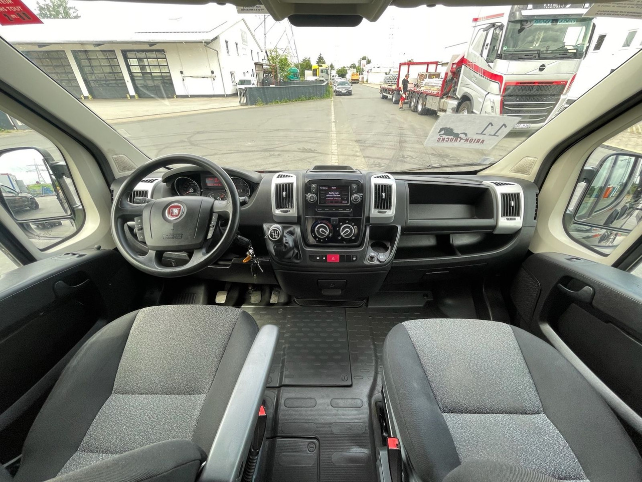 Kis furgon Fiat Ducato 33 140 L2H2 Kastenwagen/AC/EU6c: 12 kép.