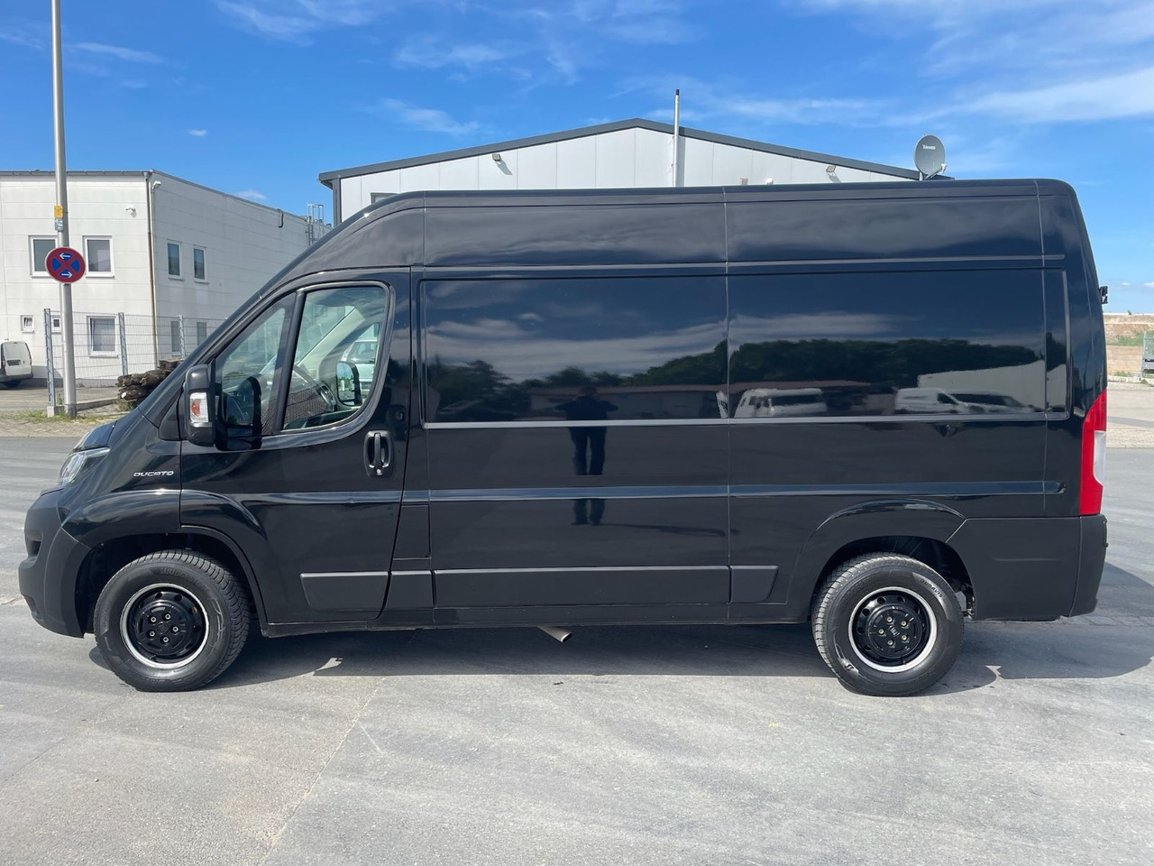 Fiat Ducato 33 140 L2H2 Kastenwagen/AC/EU6c - Kis furgon: 4 kép. Fiat Ducato 33 140 L2H2 Kastenwagen/AC/EU6c - Kis furgon: 4 kép.