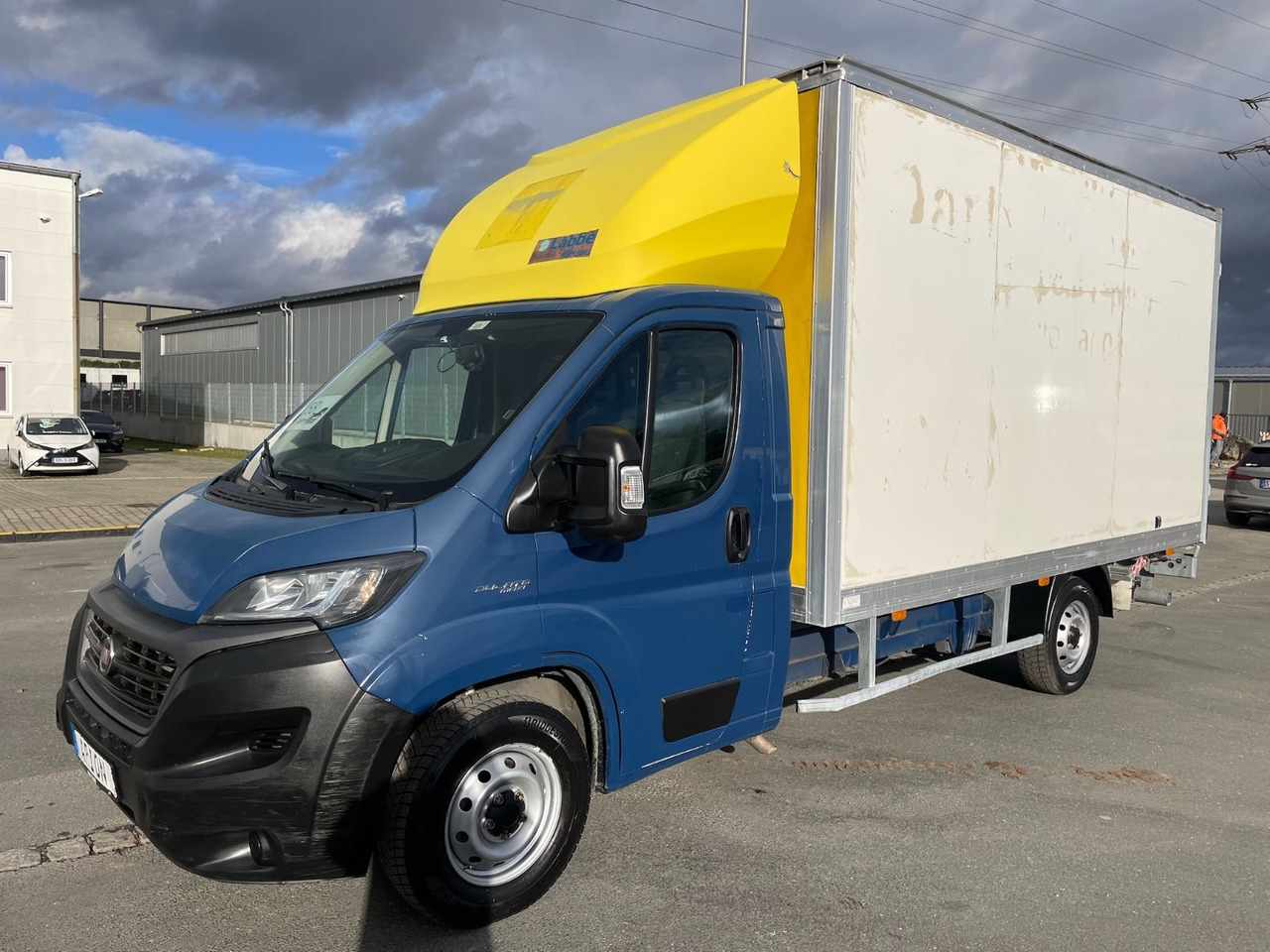 Fiat Ducato Maxi 30 L4H2 Koffer/LBW/AC/NAV/CAM/EU6 - Dobozos kisteherautó: 3 kép. Fiat Ducato Maxi 30 L4H2 Koffer/LBW/AC/NAV/CAM/EU6 - Dobozos kisteherautó: 3 kép.