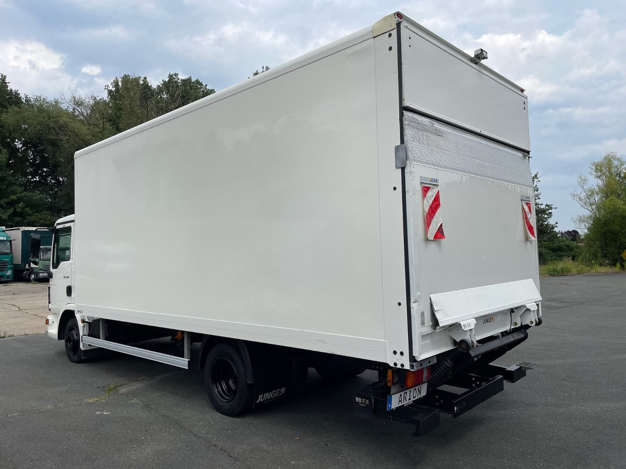 MAN TGL 8.190 4x2 BL Koffer/MIETE/MIETKAUF/LBW/EU6d - Dobozos kisteherautó: 4 kép. MAN TGL 8.190 4x2 BL Koffer/MIETE/MIETKAUF/LBW/EU6d - Dobozos kisteherautó: 4 kép.