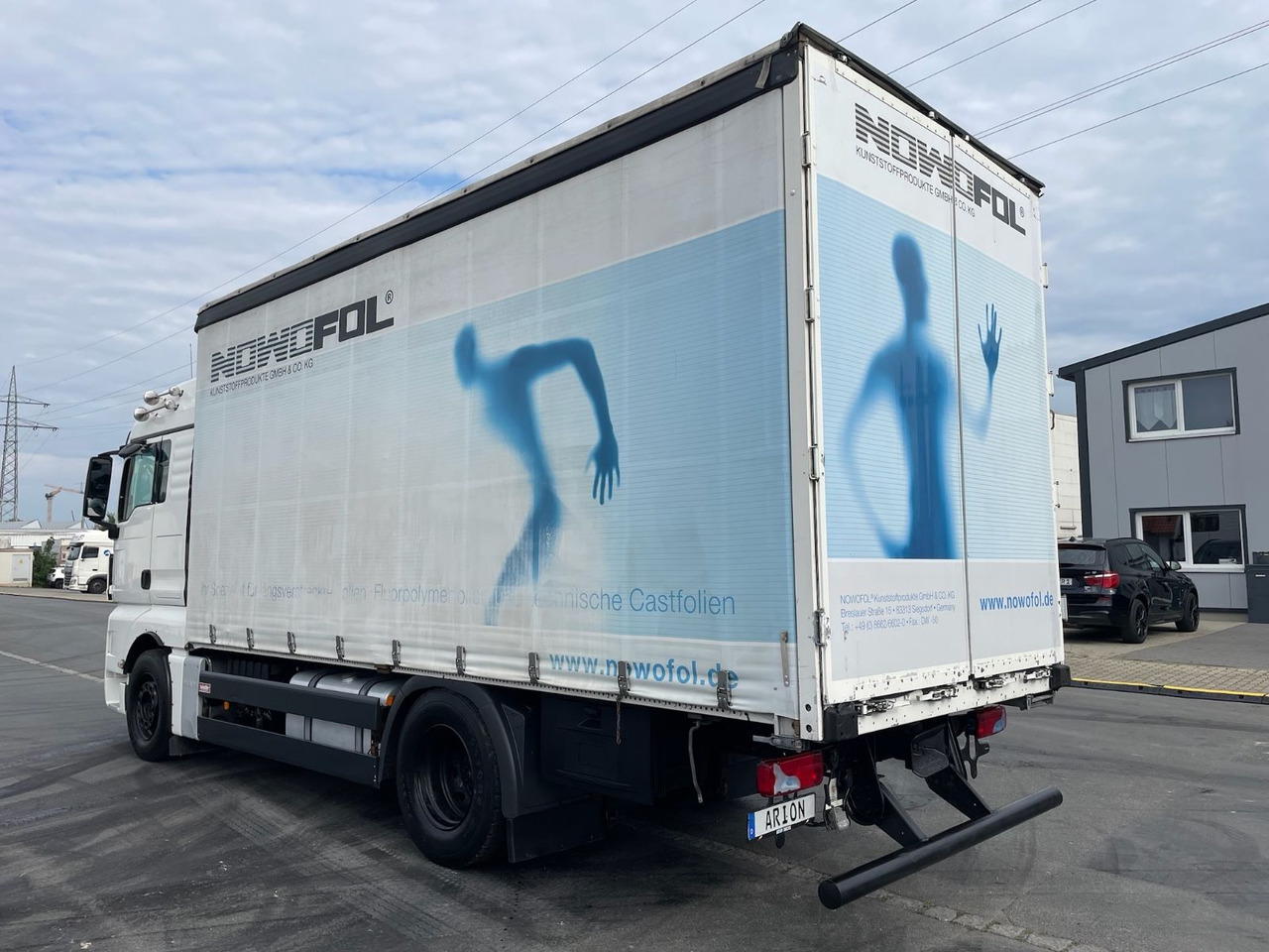 MAN TGX 18.440 4x2 BL Pritsche+Plane/AC/2xBett/EU5 - Ponyvás teherautó: 4 kép. MAN TGX 18.440 4x2 BL Pritsche+Plane/AC/2xBett/EU5 - Ponyvás teherautó: 4 kép.
