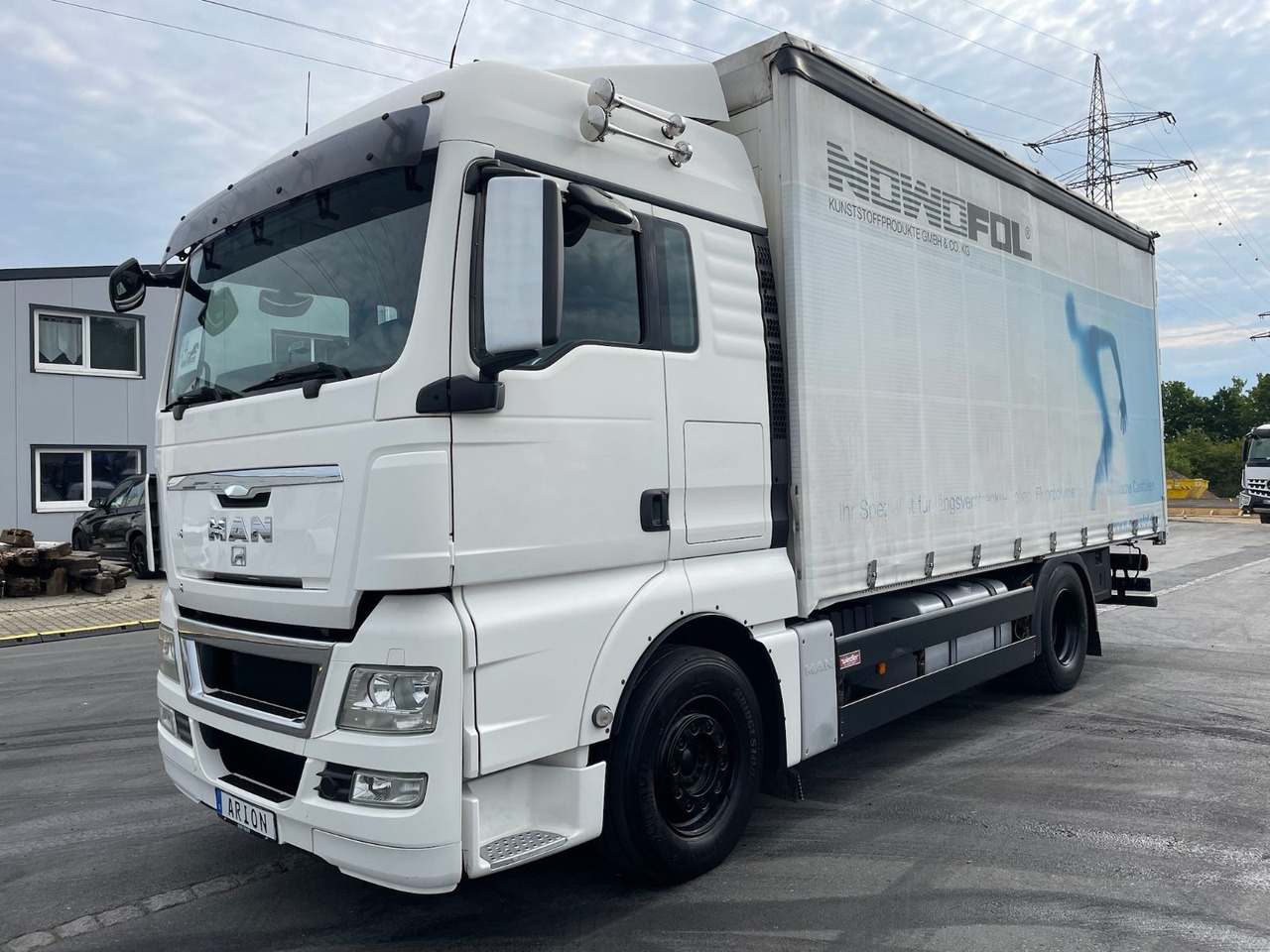 MAN TGX 18.440 4x2 BL Pritsche+Plane/AC/2xBett/EU5 - Ponyvás teherautó: 3 kép. MAN TGX 18.440 4x2 BL Pritsche+Plane/AC/2xBett/EU5 - Ponyvás teherautó: 3 kép.