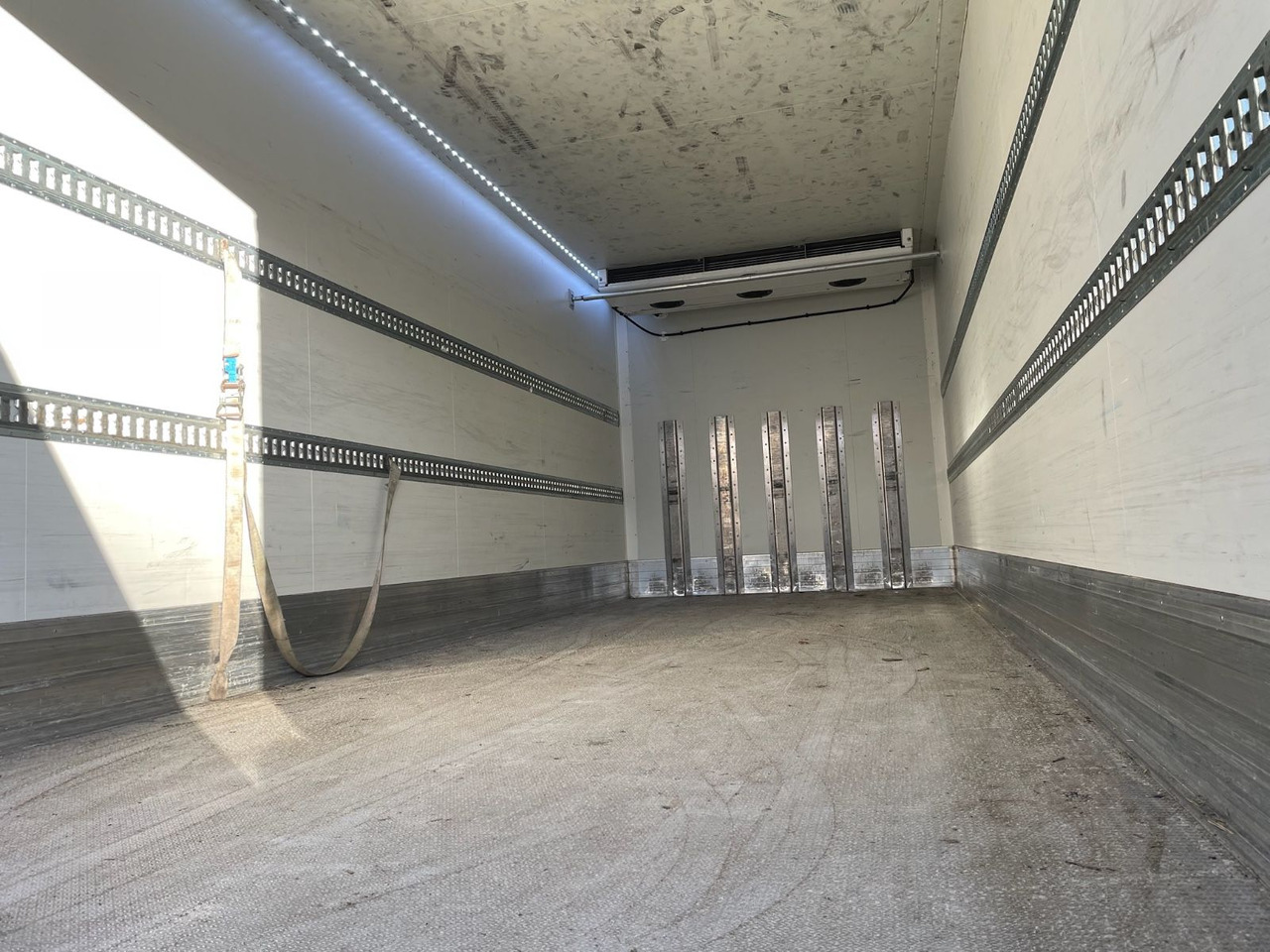 Mercedes-Benz Actros 2543 6x2 Kühlkoffer/CARRIER/KERSCHER/EU6d lízing Mercedes-Benz Actros 2543 6x2 Kühlkoffer/CARRIER/KERSCHER/EU6d: 12 kép.