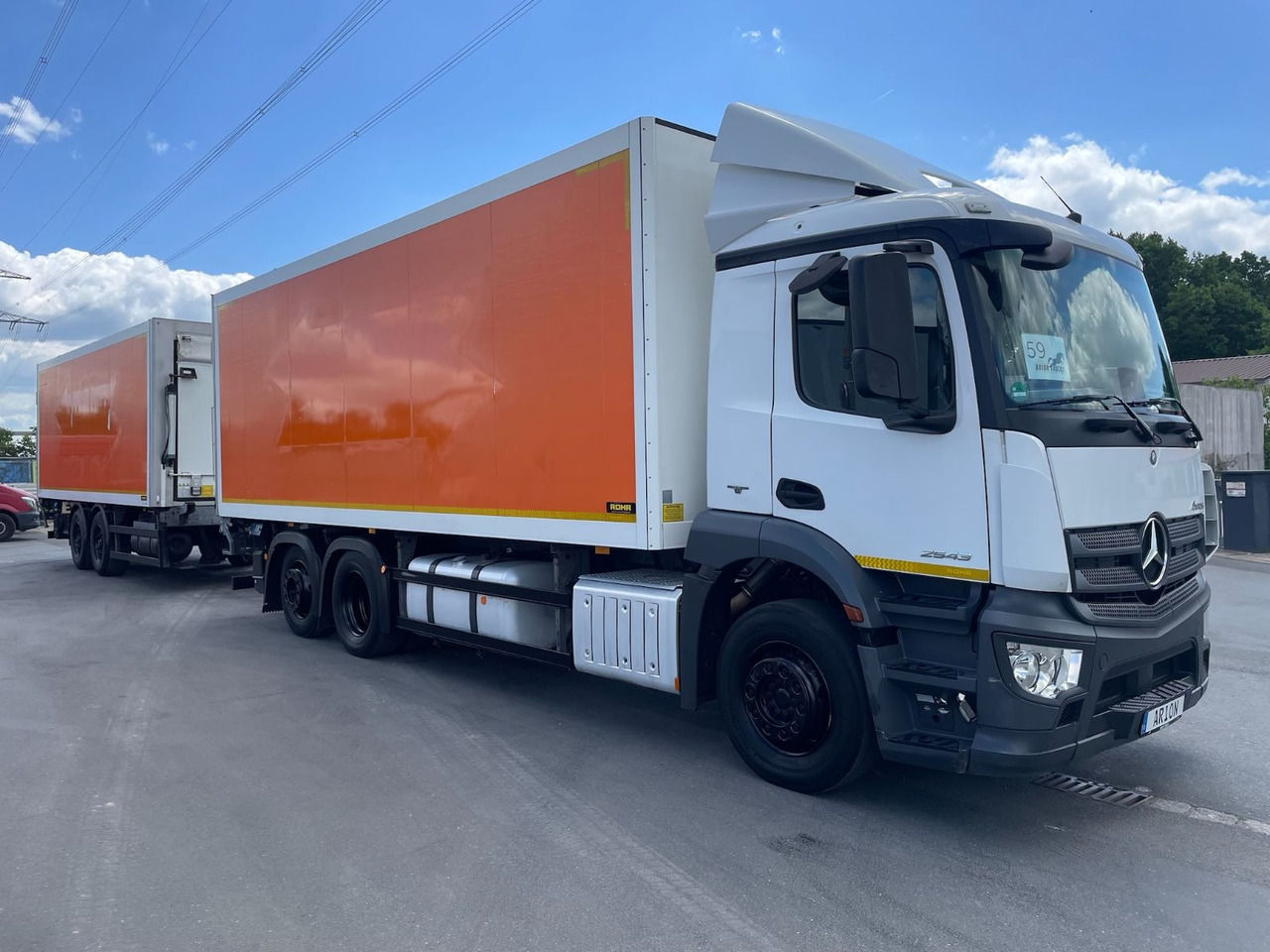 Mercedes-Benz Antos 2543 6x2 Kühlkoffer/CARRIER/ROHR/NLA/LBW - Hűtős teherautó: 1 kép. Mercedes-Benz Antos 2543 6x2 Kühlkoffer/CARRIER/ROHR/NLA/LBW - Hűtős teherautó: 1 kép.