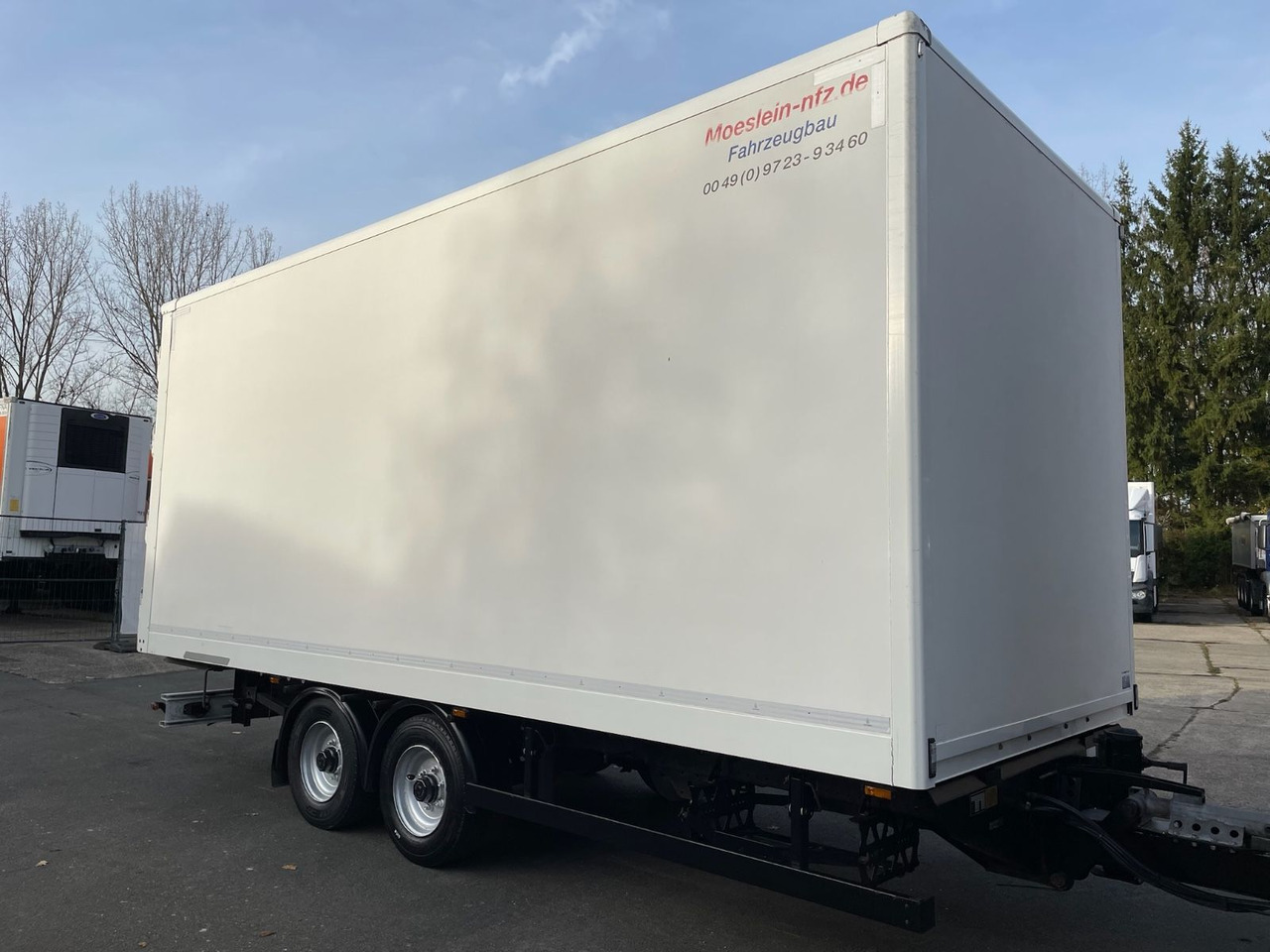 Möslein TKO 105 Tandem-Koffer/TÜV07/2026/Nutzlast-7150kg - Pótkocsi dobozos: 1 kép. Möslein TKO 105 Tandem-Koffer/TÜV07/2026/Nutzlast-7150kg - Pótkocsi dobozos: 1 kép.