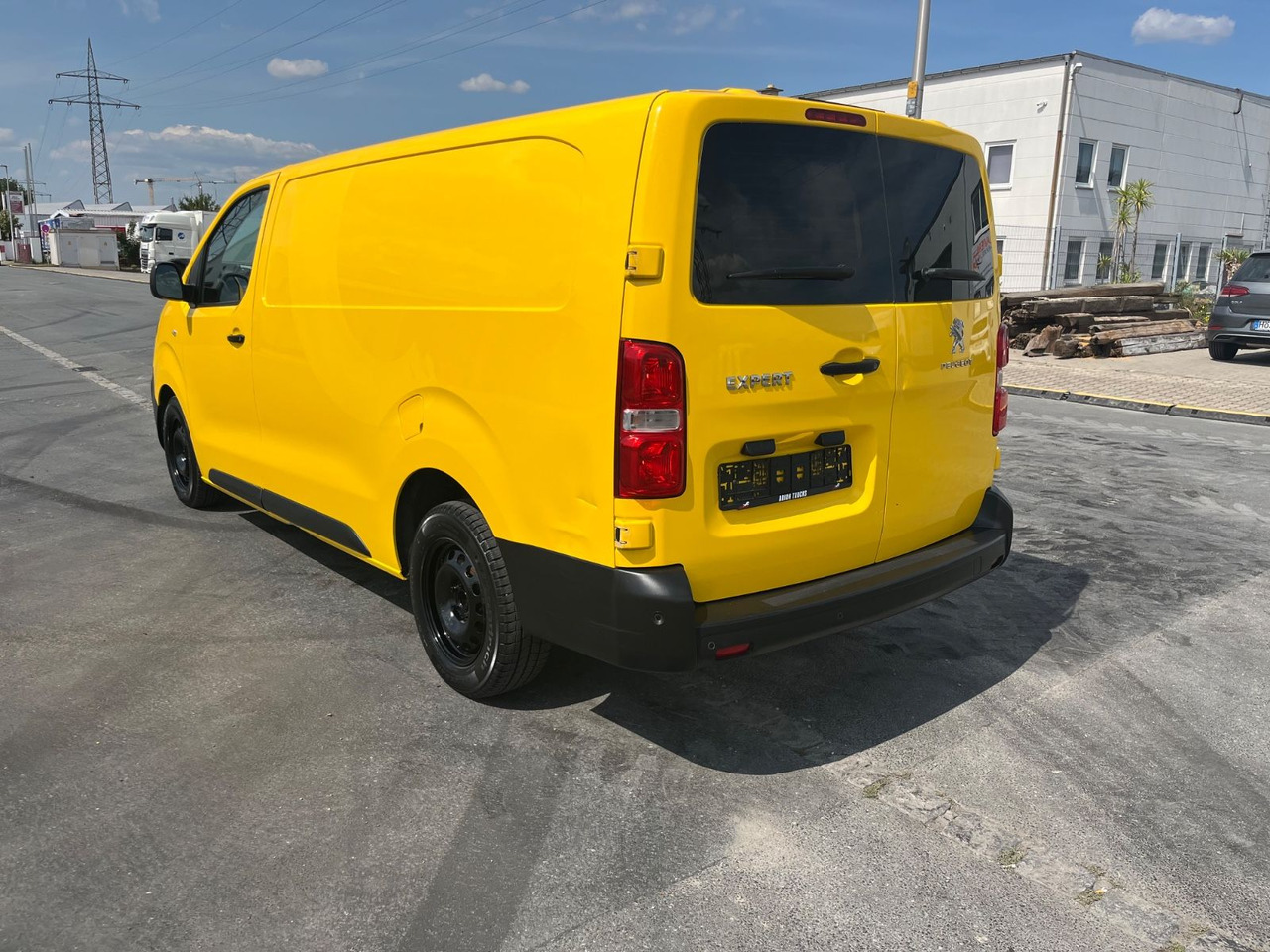 Peugeot Expert Box Pro L3 / 2.0 Blue HDI / More units - Kis furgon: 5 kép. Peugeot Expert Box Pro L3 / 2.0 Blue HDI / More units - Kis furgon: 5 kép.