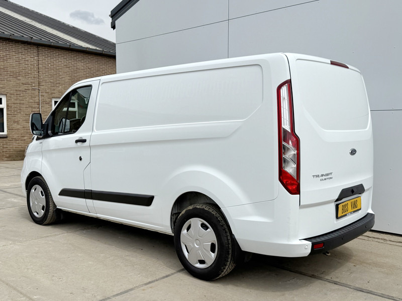 Ford Transit Custom 2.0 TDCI 130pk Automaat L1H1 Scherm Cruise Control Camera Airco LED Parkeersensoren voor achter - Kis furgon: 2 kép. Ford Transit Custom 2.0 TDCI 130pk Automaat L1H1 Scherm Cruise Control Camera Airco LED Parkeersensoren voor achter - Kis furgon: 2 kép.