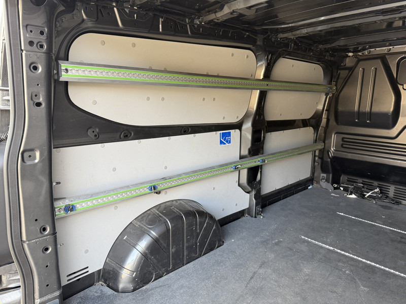 Kis furgon Ford Transit Custom 320 2.0 TDCI 136PK L2H1 LED Adaptieve Cruise Control Camera Carplay Stoelverwarming Parkeersensoren voor achter Fabr Garantie 07-28: 13 kép.