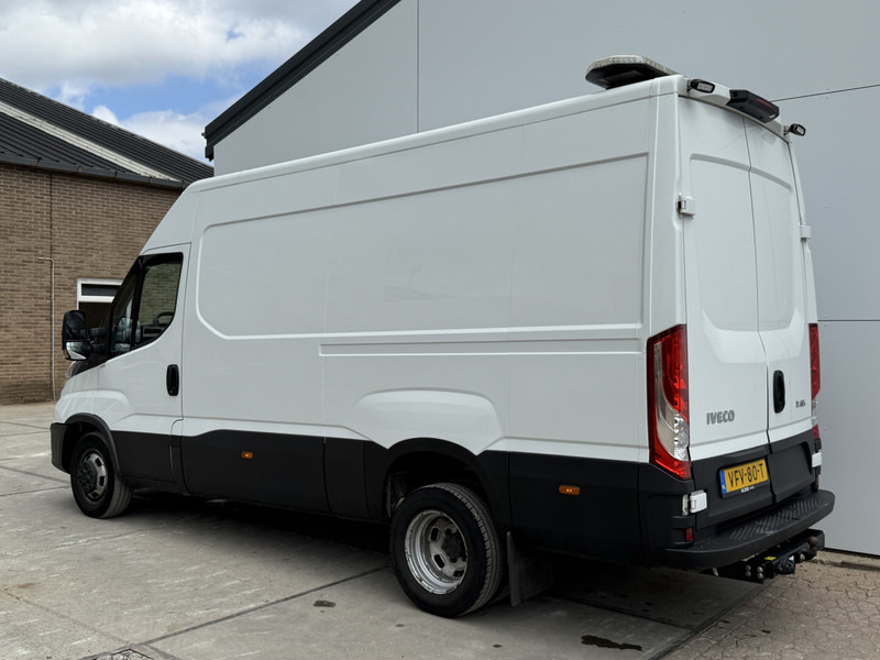 Iveco Daily 35C18 3.0 L2H2 Airco Cruise Control 3,5 Tons Trekhaak 5-26 APK Lucht geveerde stoel - Kis furgon: 2 kép. Iveco Daily 35C18 3.0 L2H2 Airco Cruise Control 3,5 Tons Trekhaak 5-26 APK Lucht geveerde stoel - Kis furgon: 2 kép.